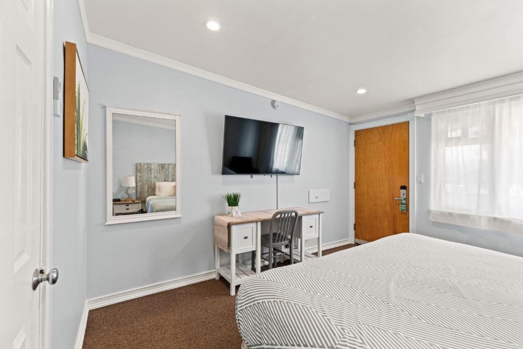 Deluxe Classic Queen Room