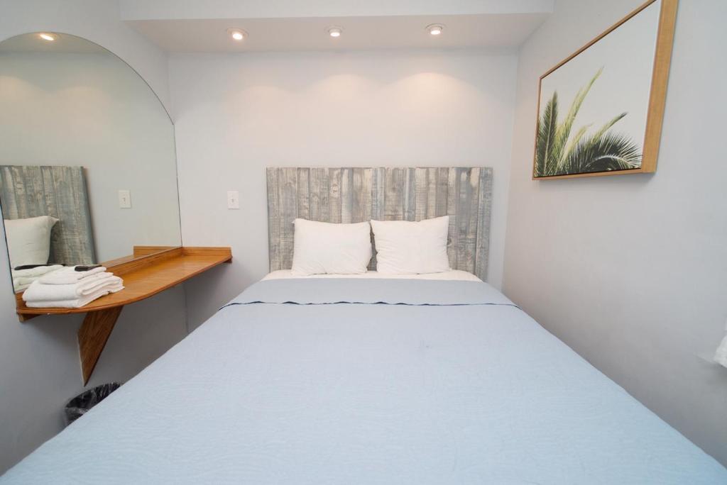 King Bedroom Suite – 2 Beds