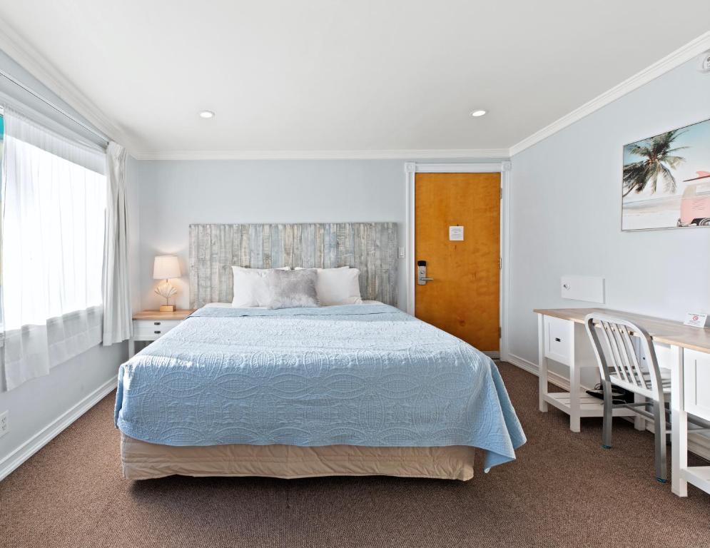 King Bedroom Suite – 2 Beds