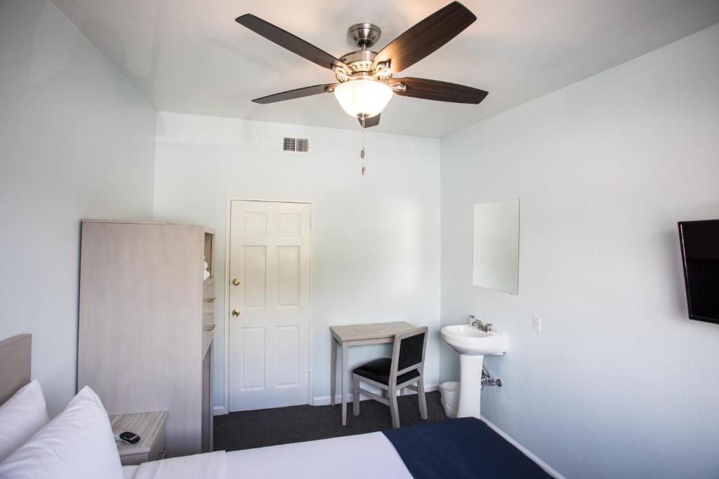 Queen Room with Shared Bathroom