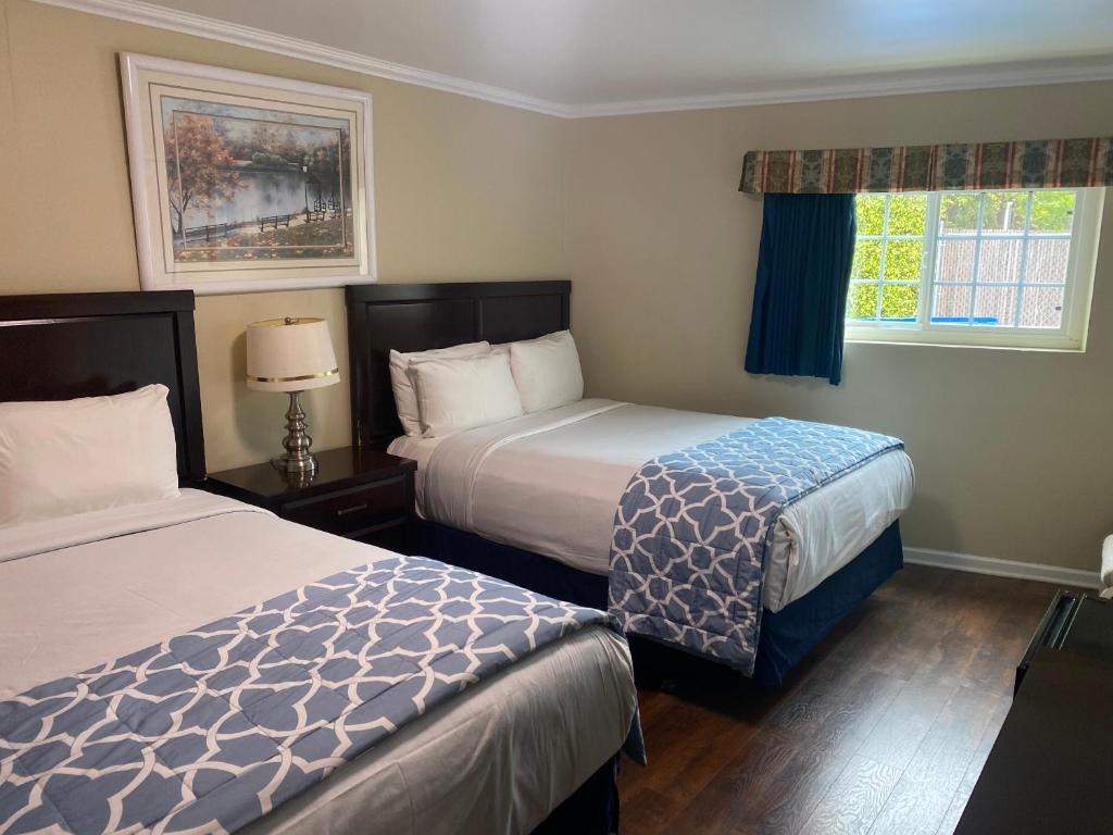 Queen Room with Two Queen Beds