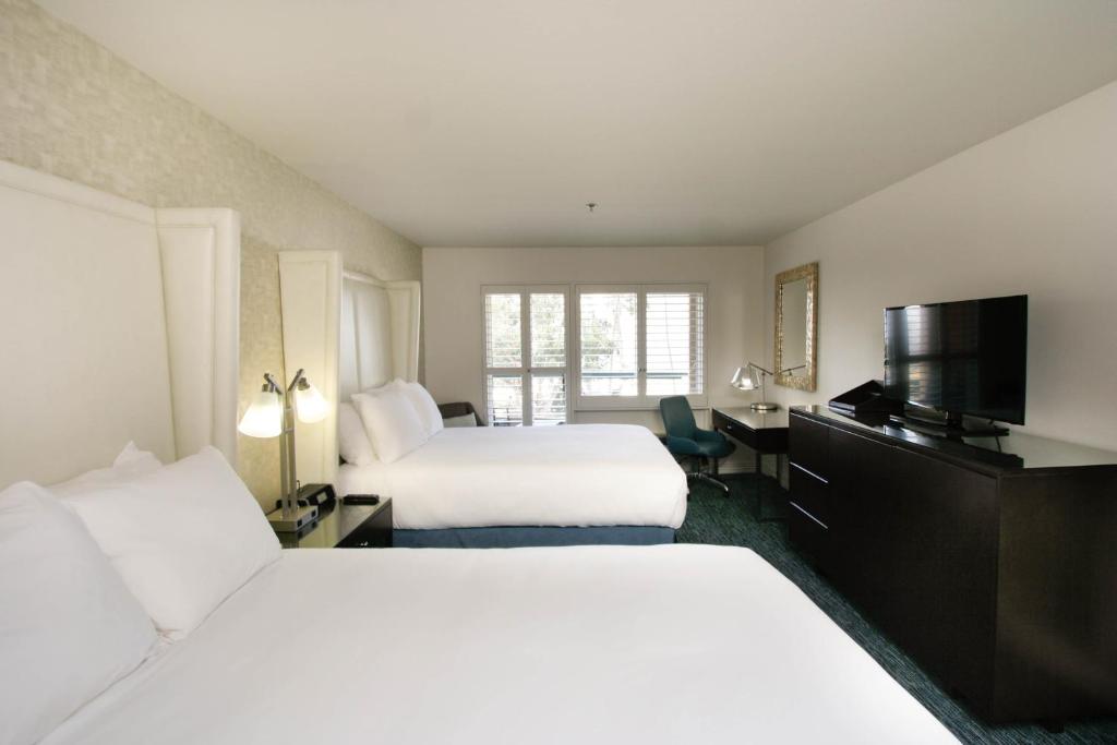 Standard Two Double Beds with Balcony