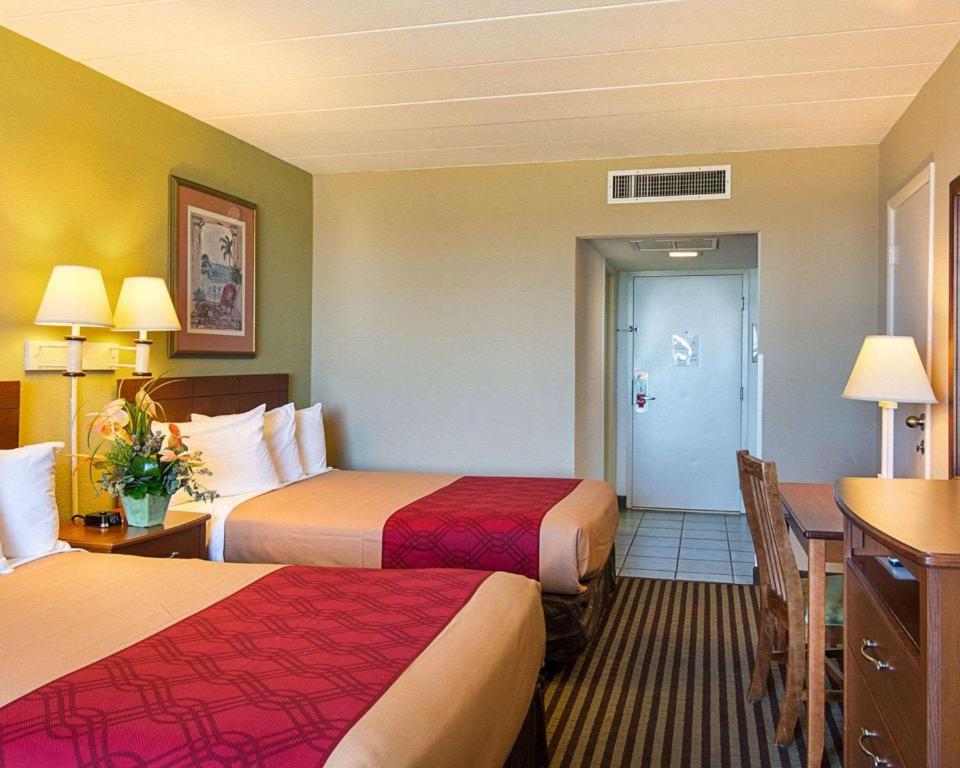 Standard Double Room with Two Double Beds