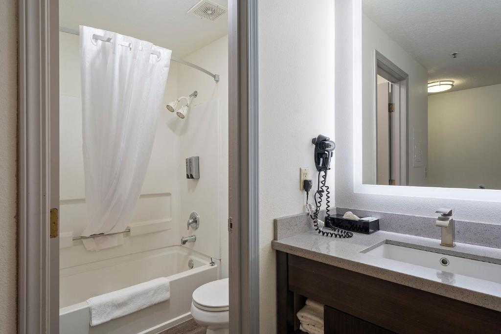 Queen Room with Two Queen Beds – No View