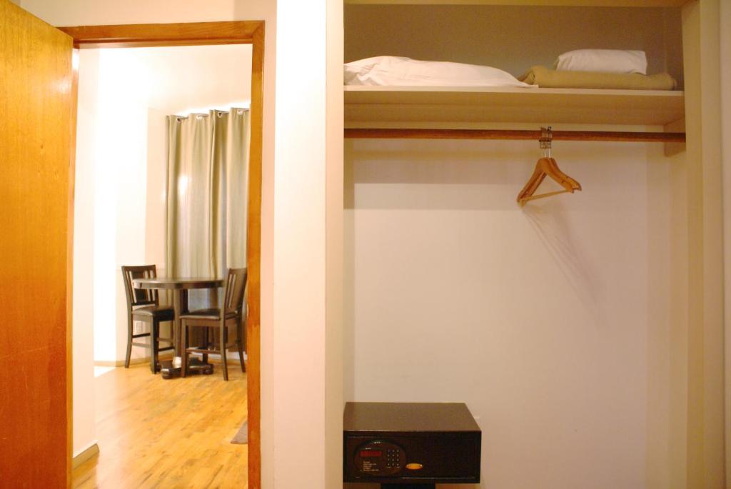 Deluxe One-Bedroom Suite