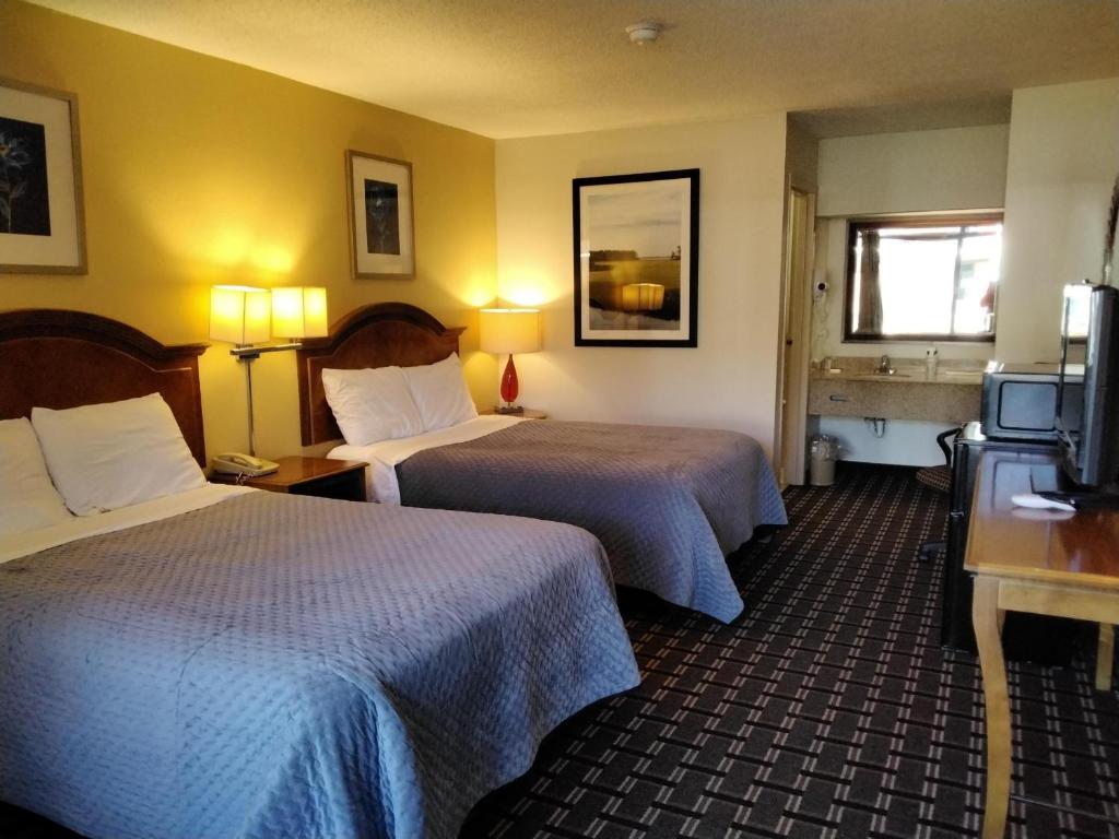 Double Room with Two Double Beds – Non-Smoking