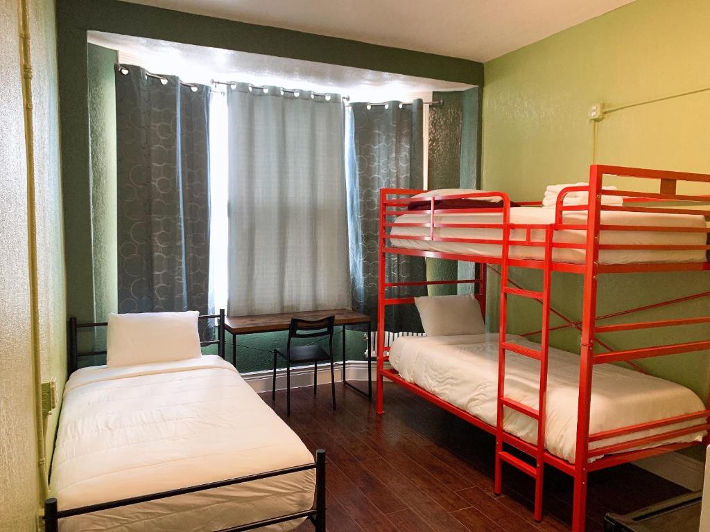 Triple Room with Private Bathroom