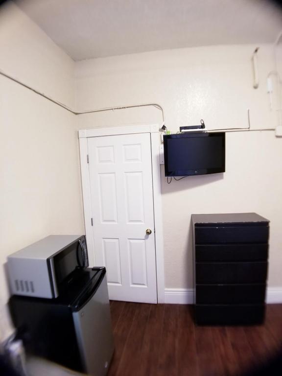 Twin Room with Shower