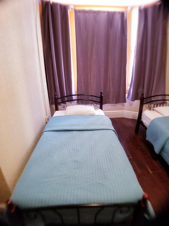 Twin Room with Shower