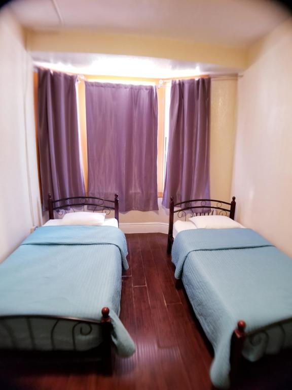 Twin Room with Shower