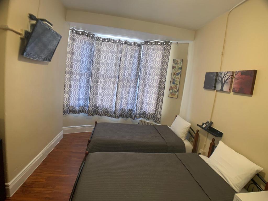 Twin Room with Shower