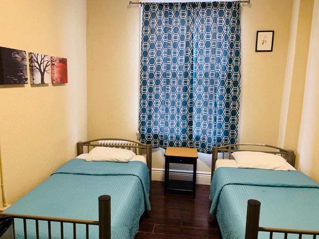 Twin Room with Shower