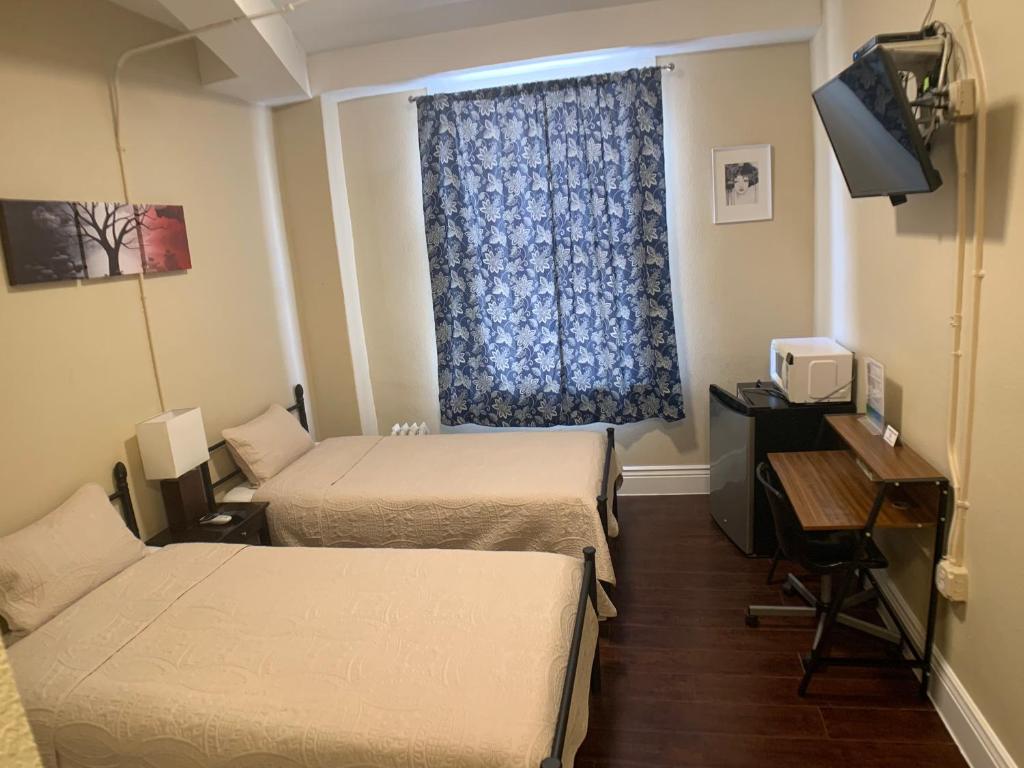 Twin Room with Shower