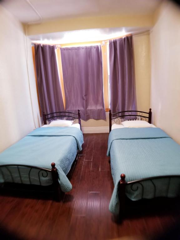 Twin Room with Shower