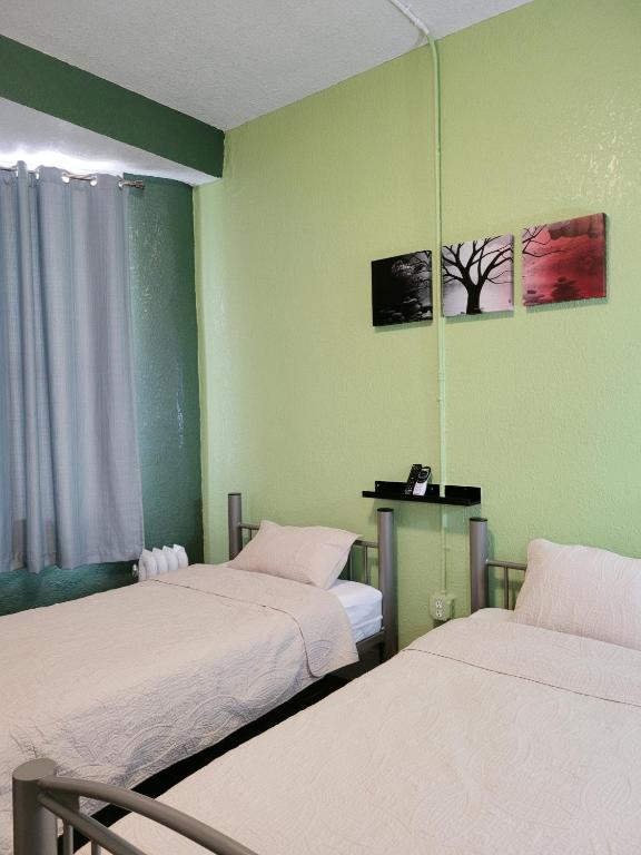 Twin Room with Shower