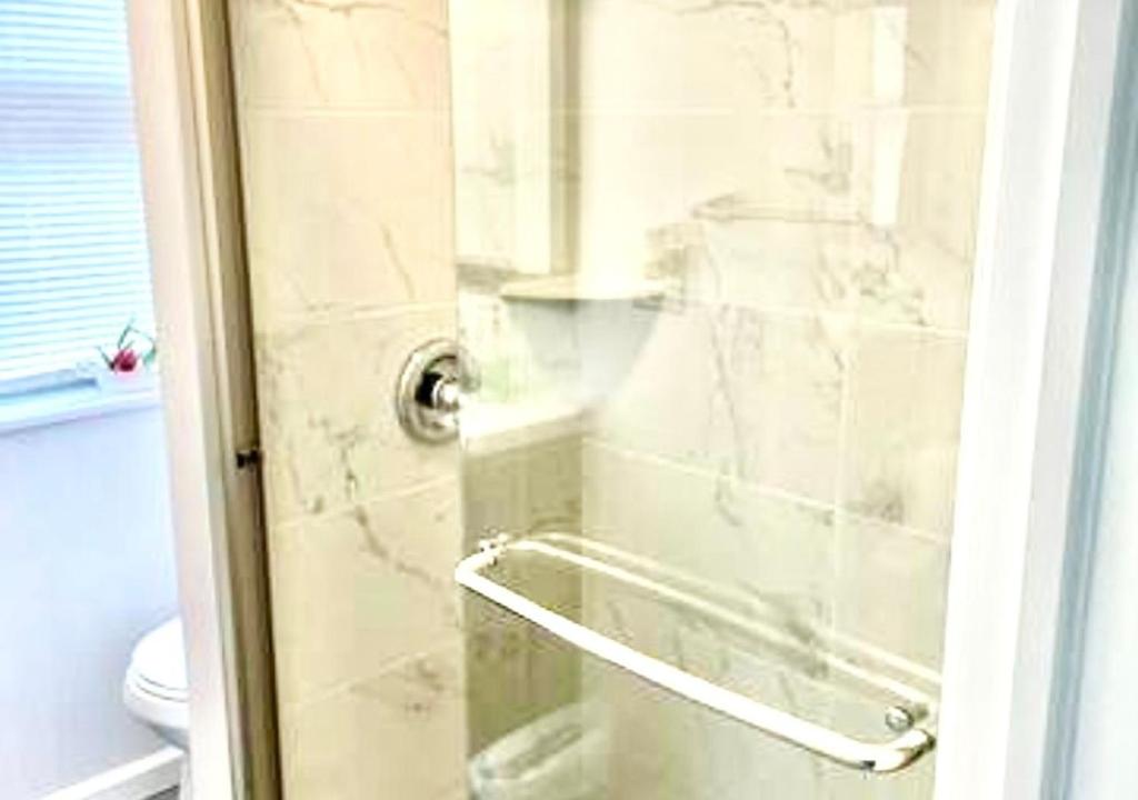 Queen Room with Shared Bathroom