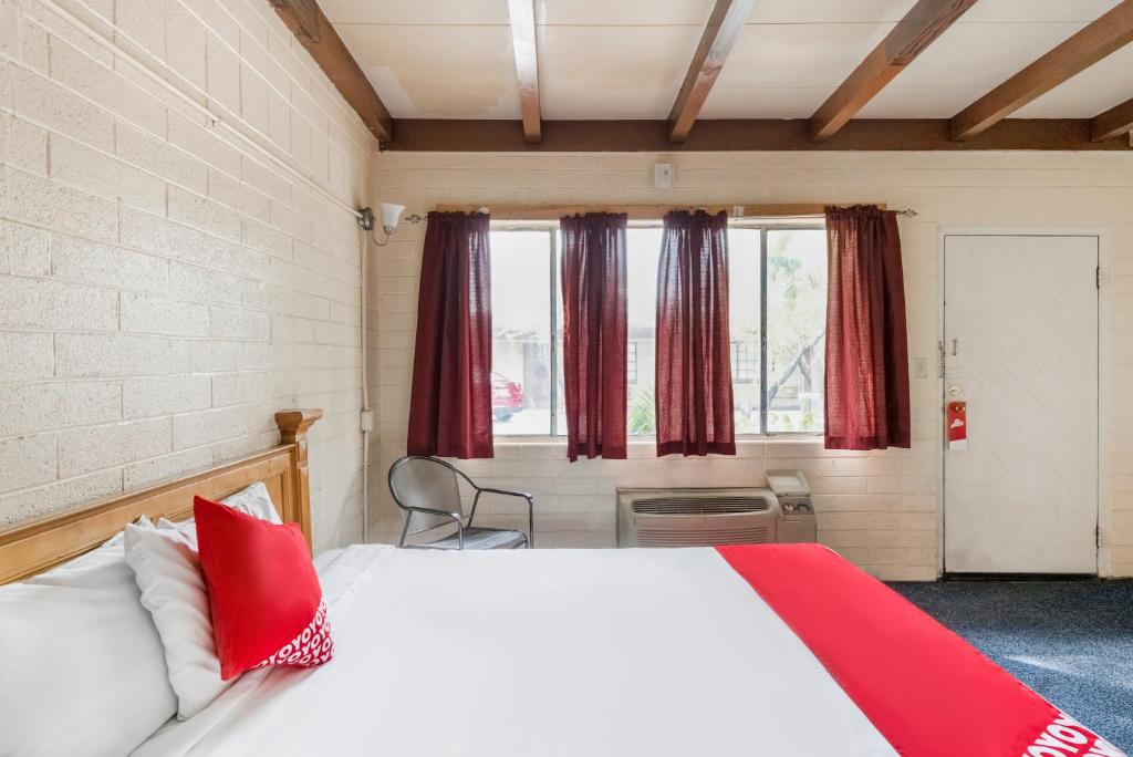 Premium King Bed Smoking