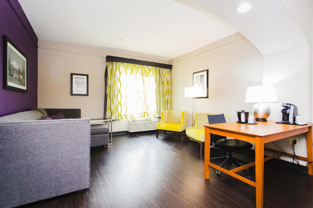 Executive King Suite – Accessible