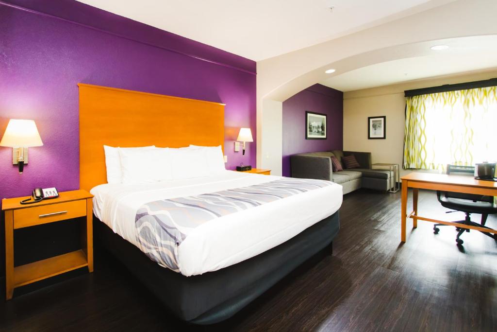 Executive King Suite – Accessible