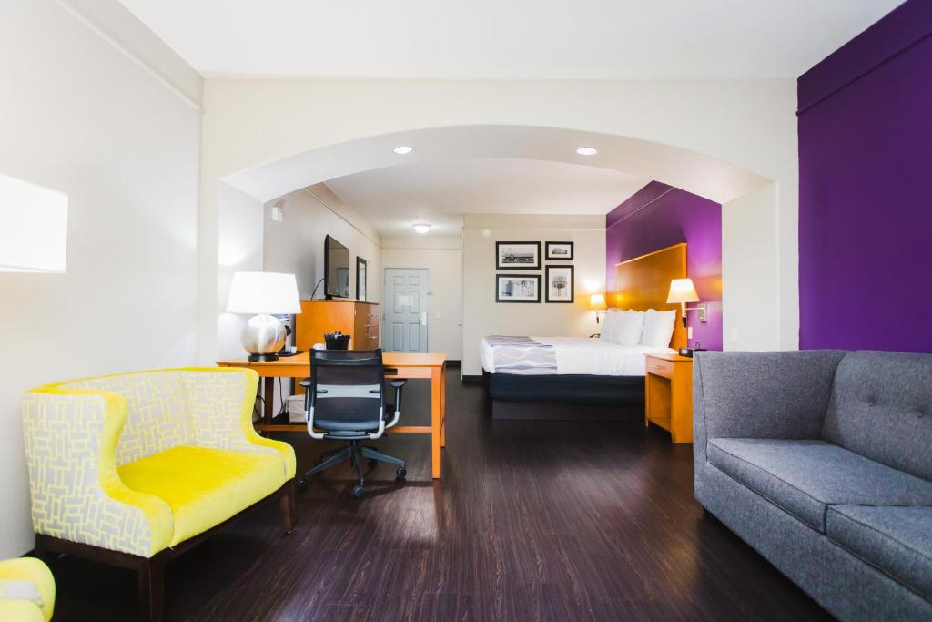 Executive King Suite – Accessible