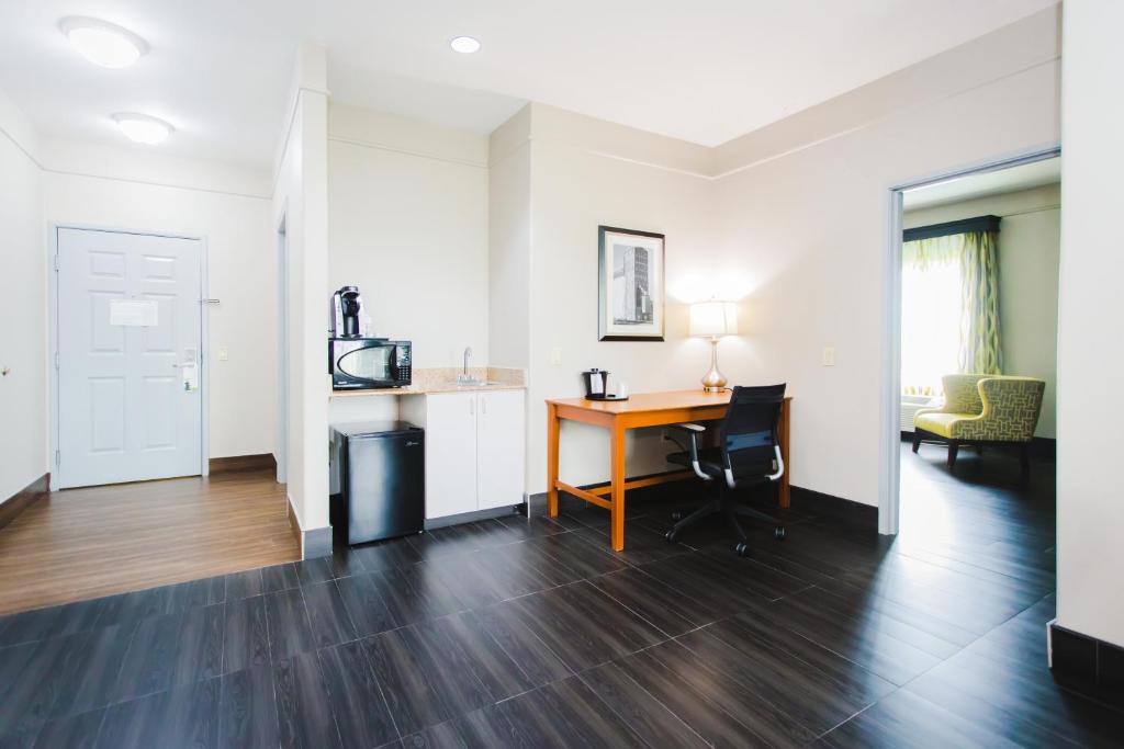 Two Room Suite with Kitchenette