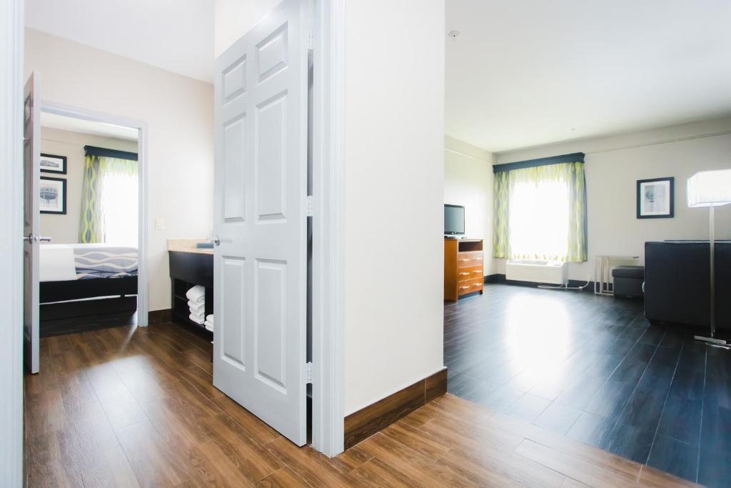 Two Room Suite with Kitchenette