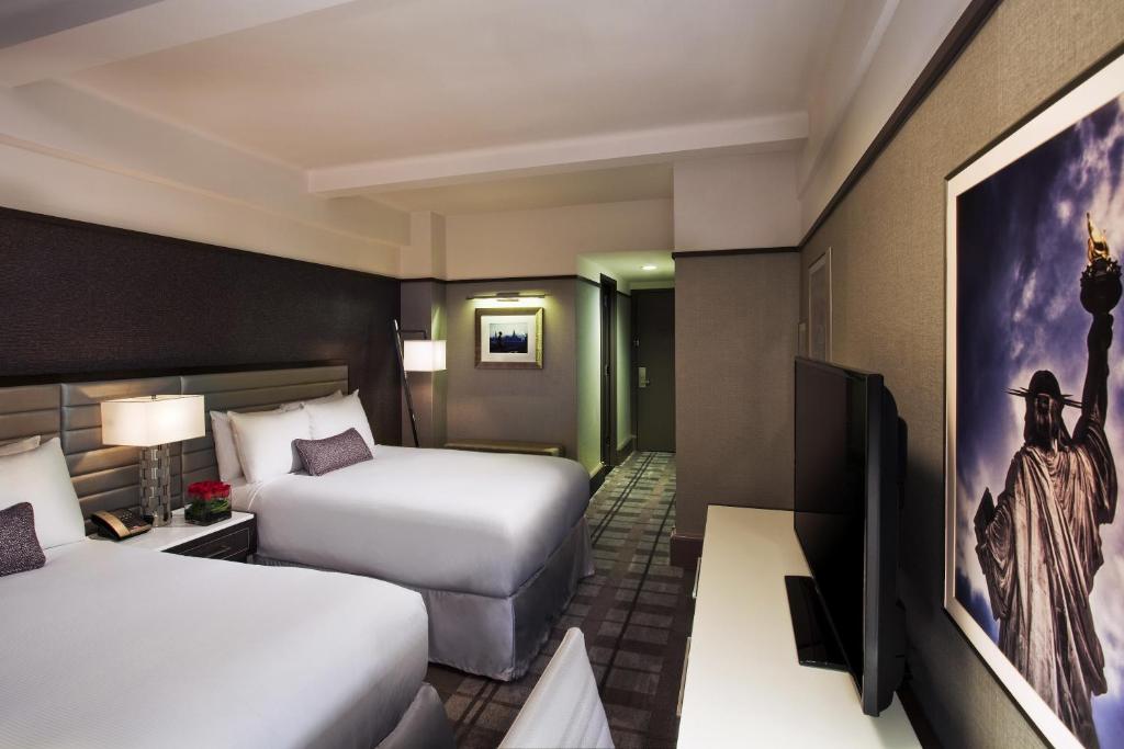 Classic Room with Two Double Beds