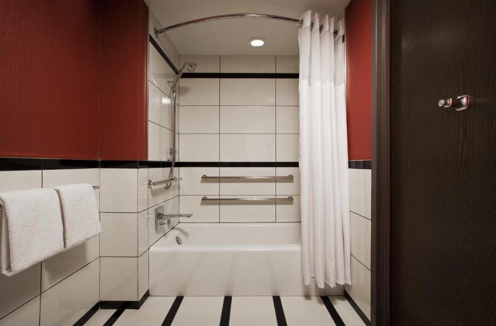 King Room – Disability Access