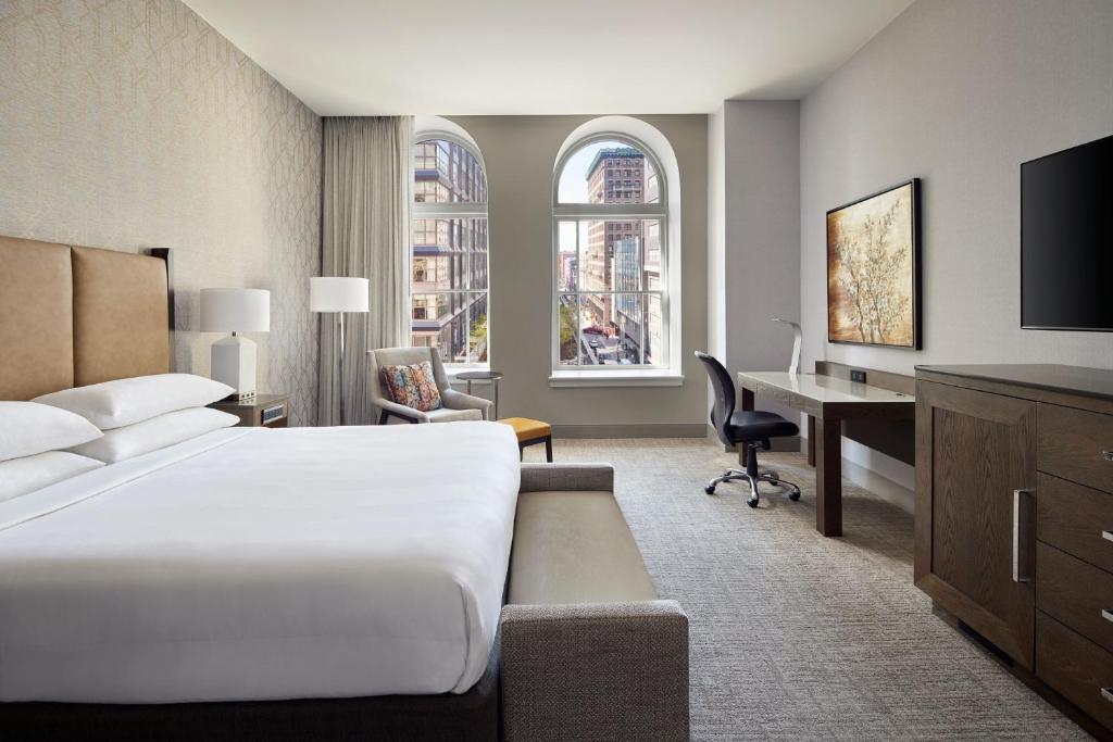 Tower Room – 1 King Bed