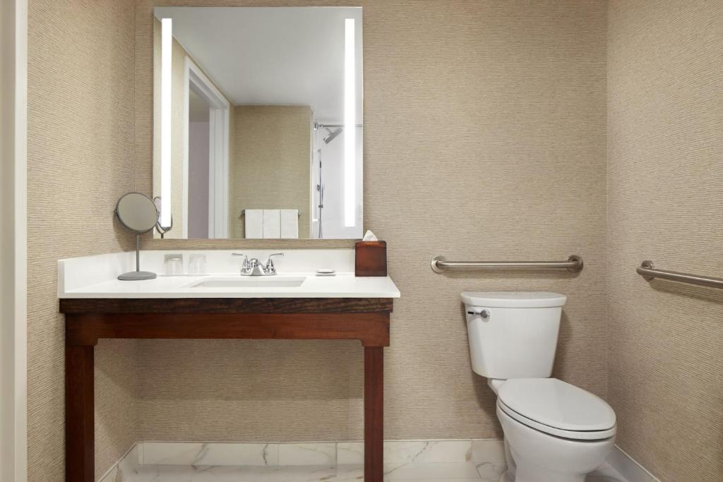 Tower Room – 2 Double Beds