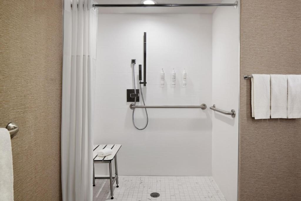 Tower Room – 2 Double Beds