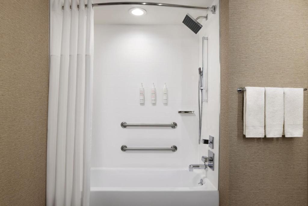 Tower Room – 2 Double Beds