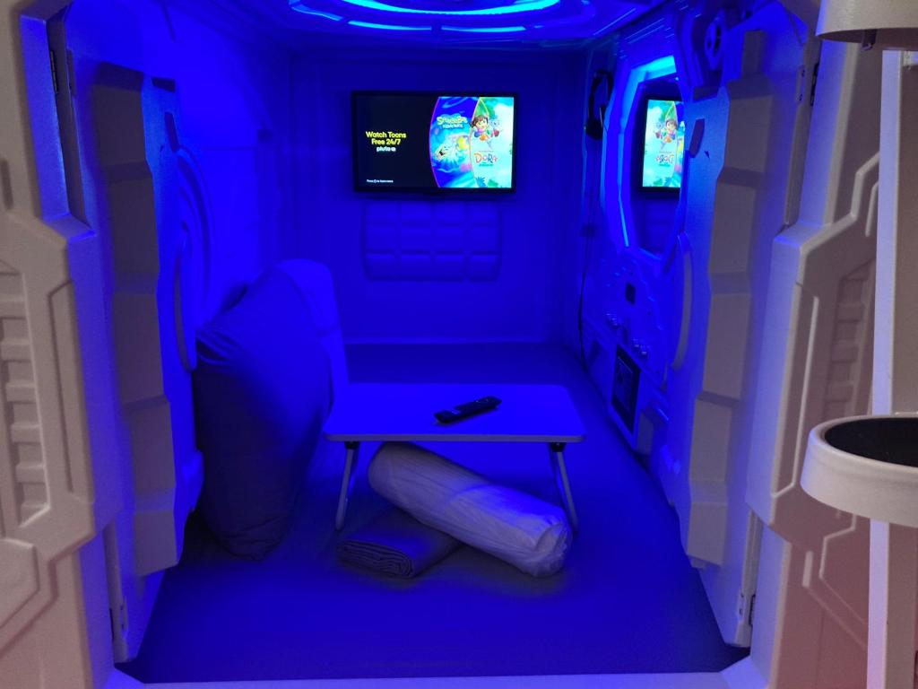 Single Capsule Male Dormitory Room