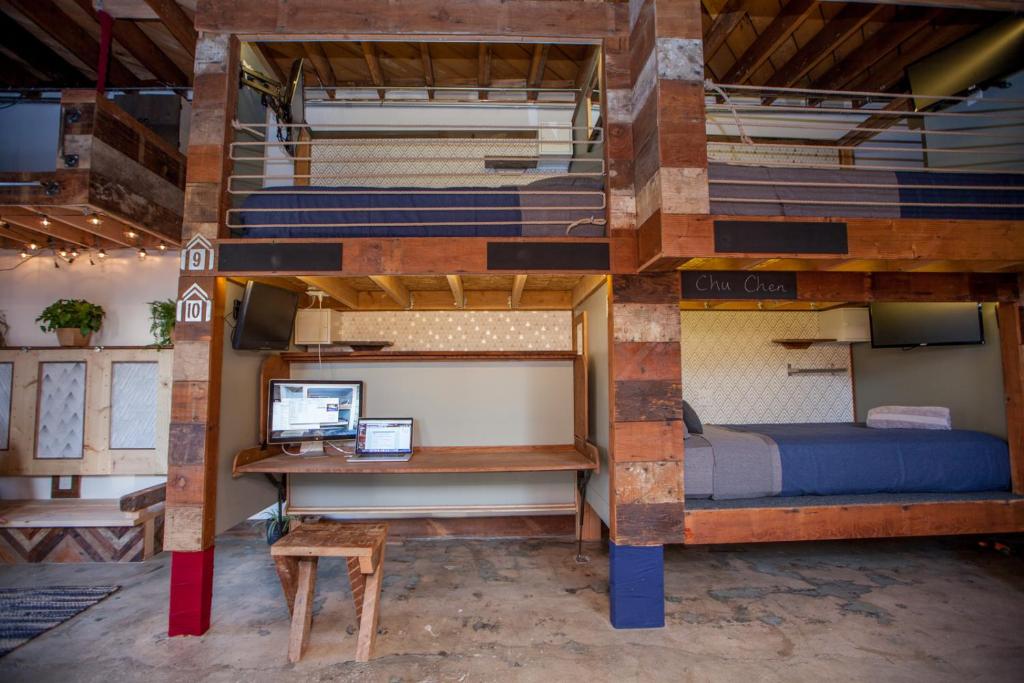 Bed in 10-Bed Mixed Dormitory Room