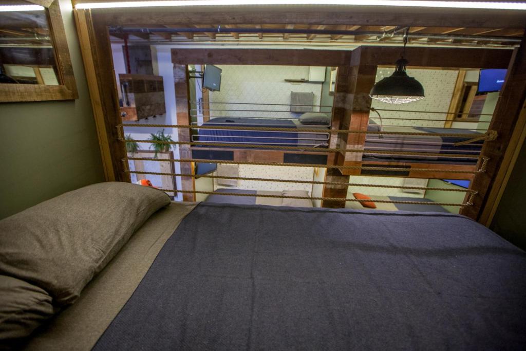 Bed in 10-Bed Mixed Dormitory Room