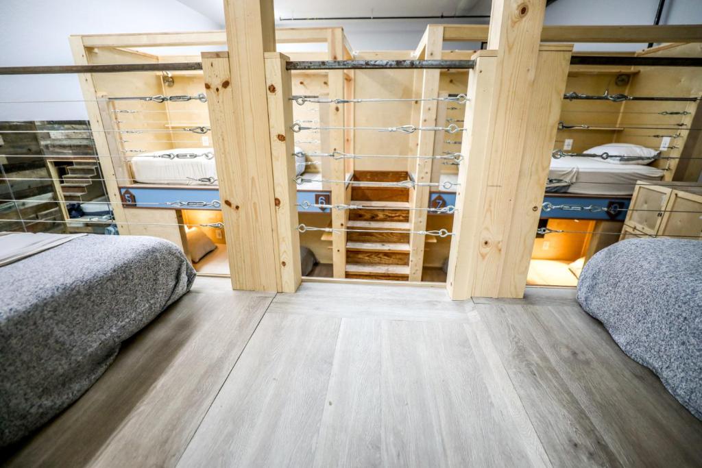 Single Bed in Mixed Dormitory Room