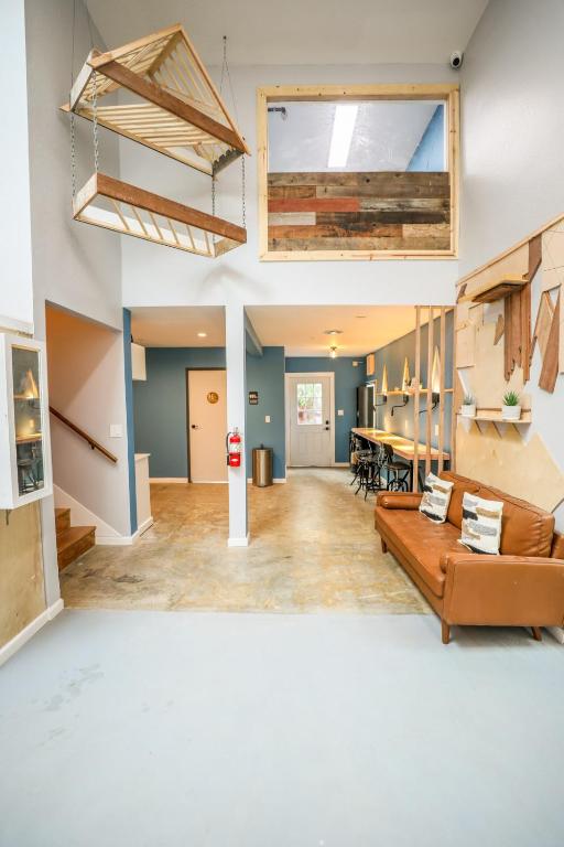 Single Bed in Mixed Dormitory Room