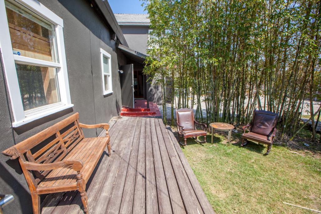 Single Bed in Mixed Dormitory Room