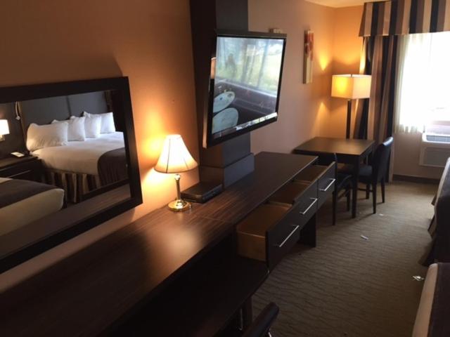 Standard Queen Room with Two Queen Beds