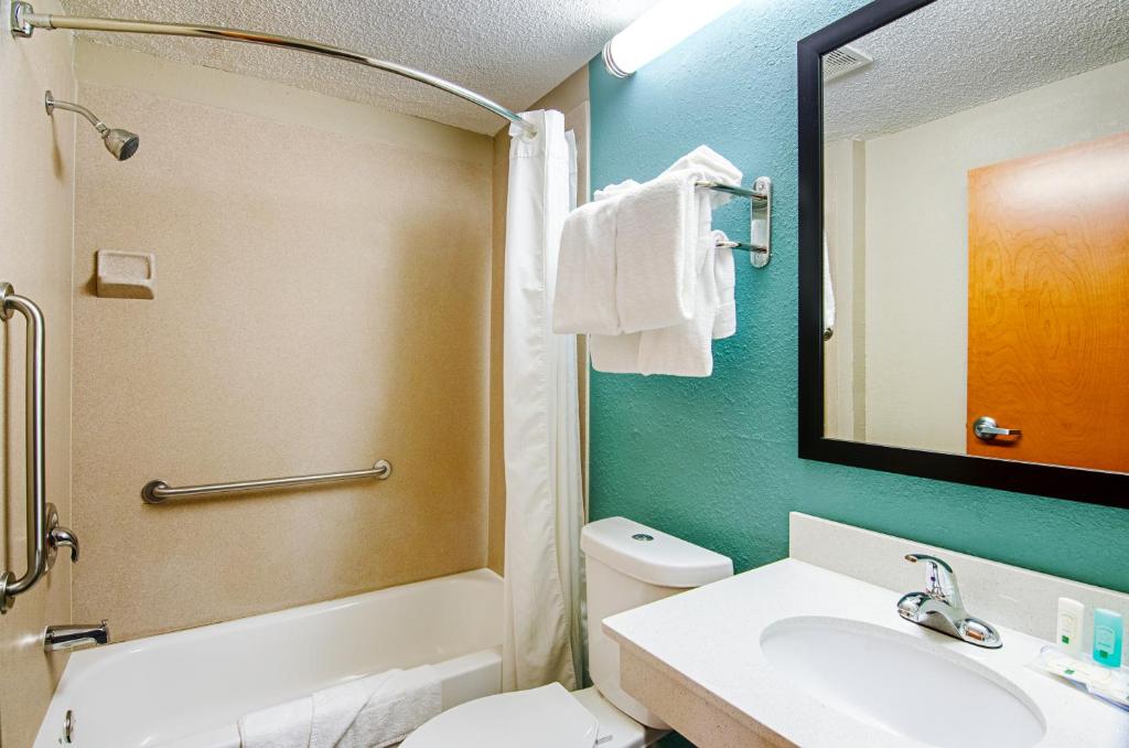 Queen Room – Non-Smoking