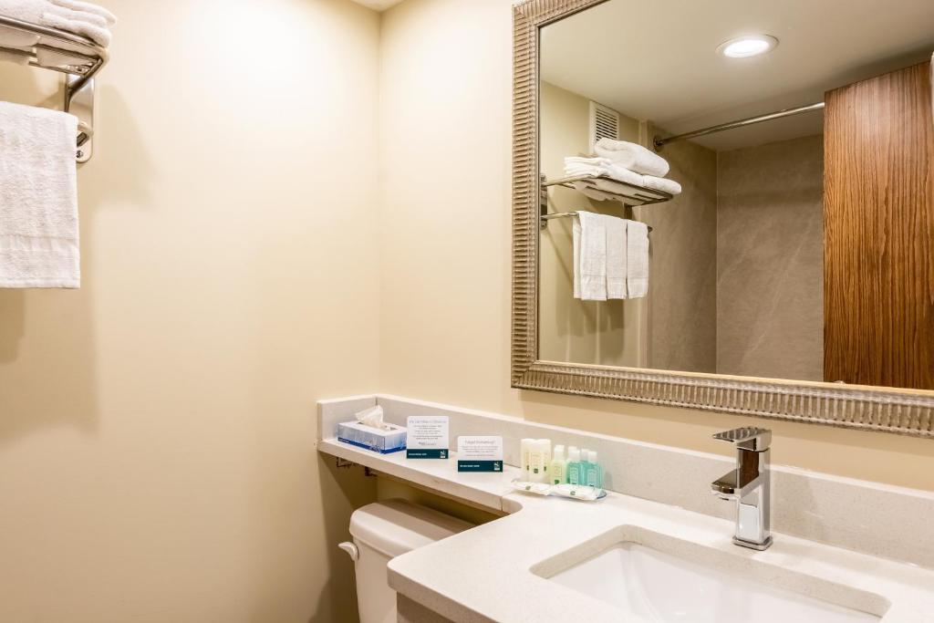 Double Room with Two Double Beds – Non-Smoking