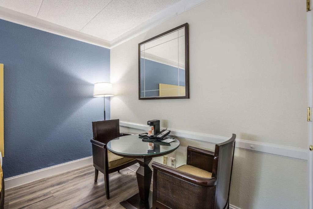 Double Room with Two Double Beds – Non-Smoking