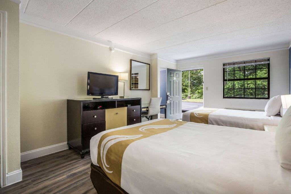 Double Room with Two Double Beds – Smoking