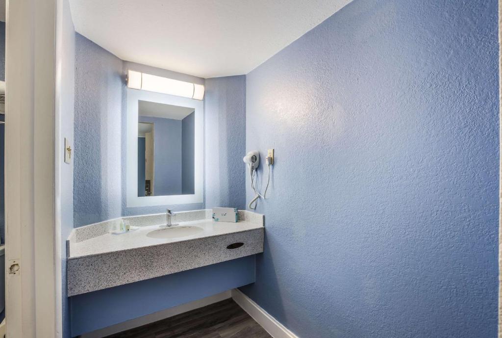 Double Room with Two Double Beds – Smoking