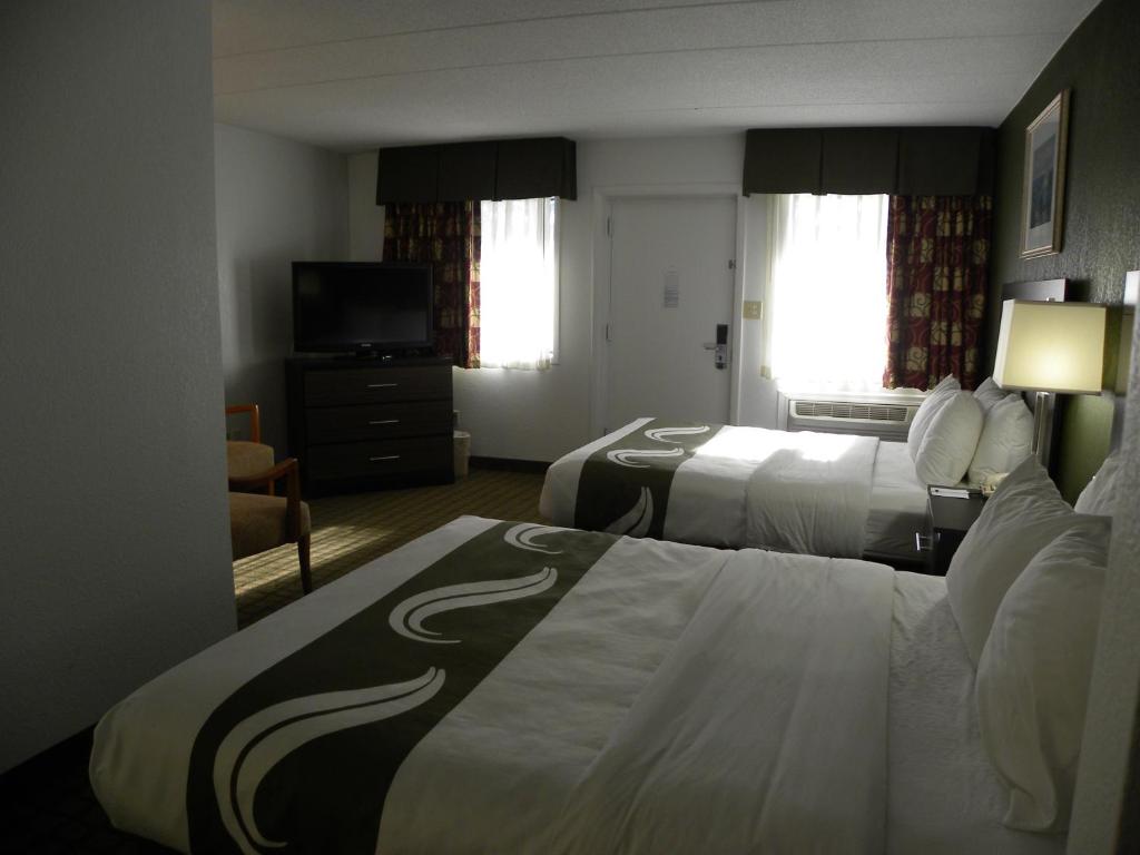 Queen Room Two Queen Beds – Non Smoking