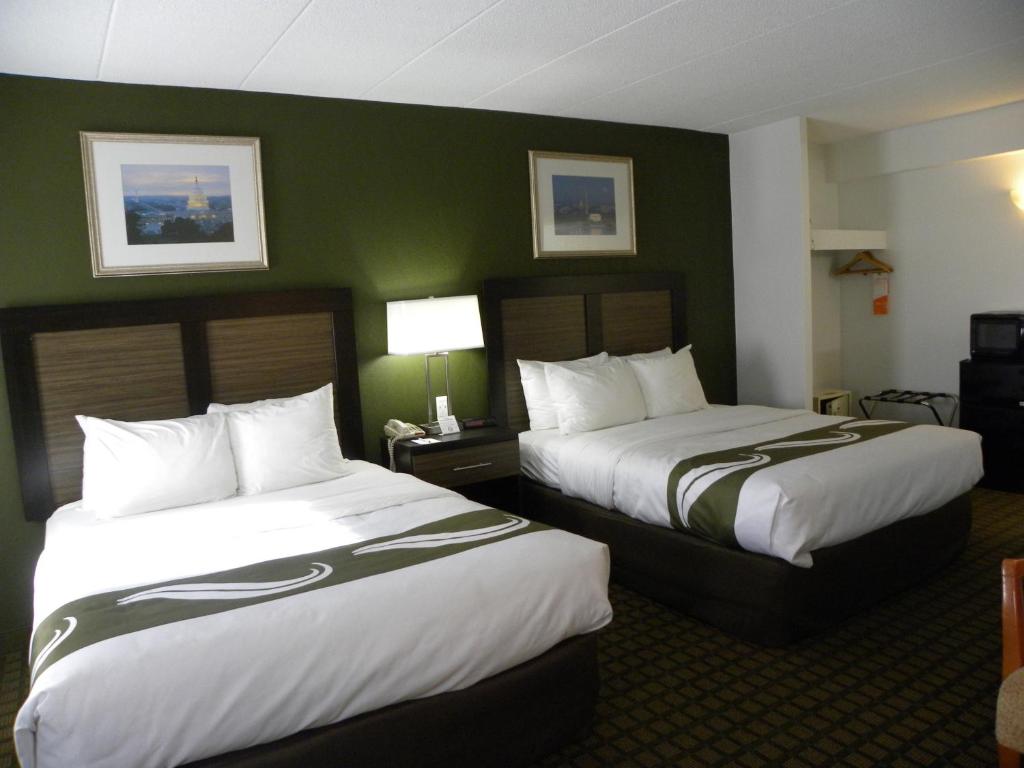 Queen Room Two Queen Beds – Non Smoking