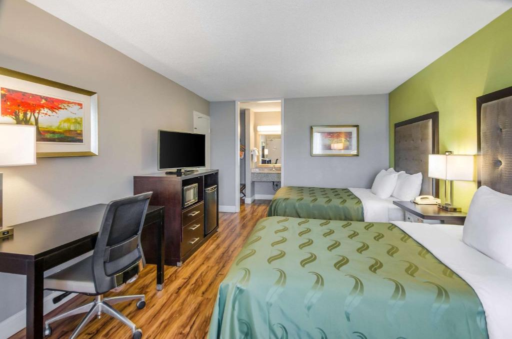 Double Room with Two Double Beds – Smoking