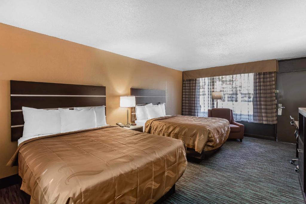 Queen Room with Two Queen Beds – Non-Smoking