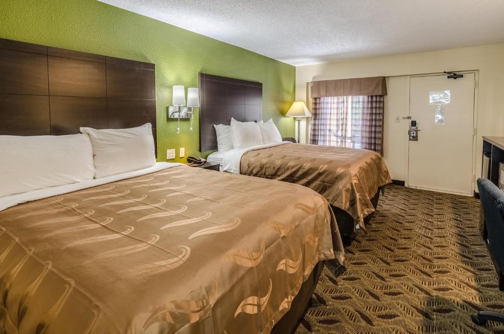 Standard Queen Room with Two Queen Beds – Non-Smoking