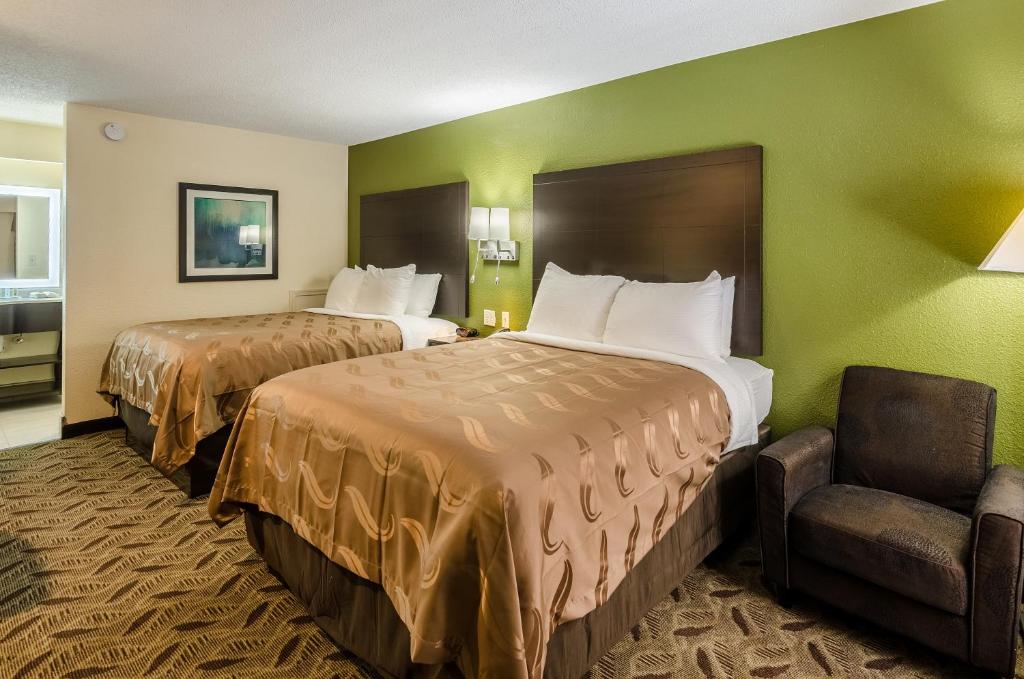 Standard Queen Room with Two Queen Beds – Non-Smoking